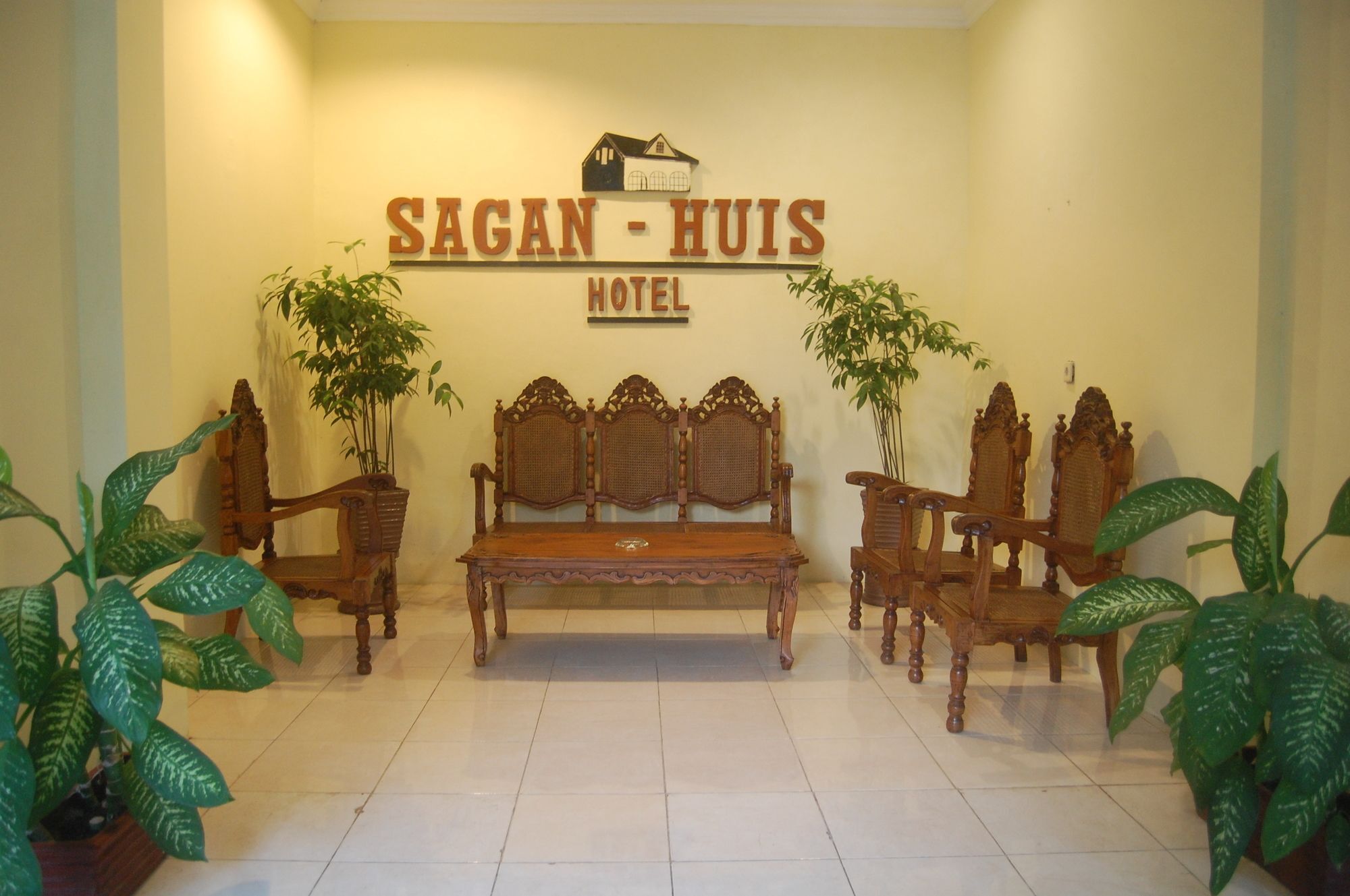Sagan Huis Hotel Yogyakarta Eksteriør billede